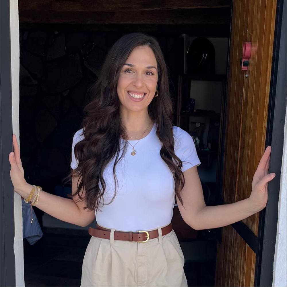 Meet your Posher, Adriana